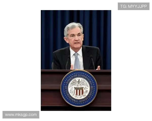 维金斯盛赞鲍威尔每日展现统治力称其为极具天赋的非凡球员